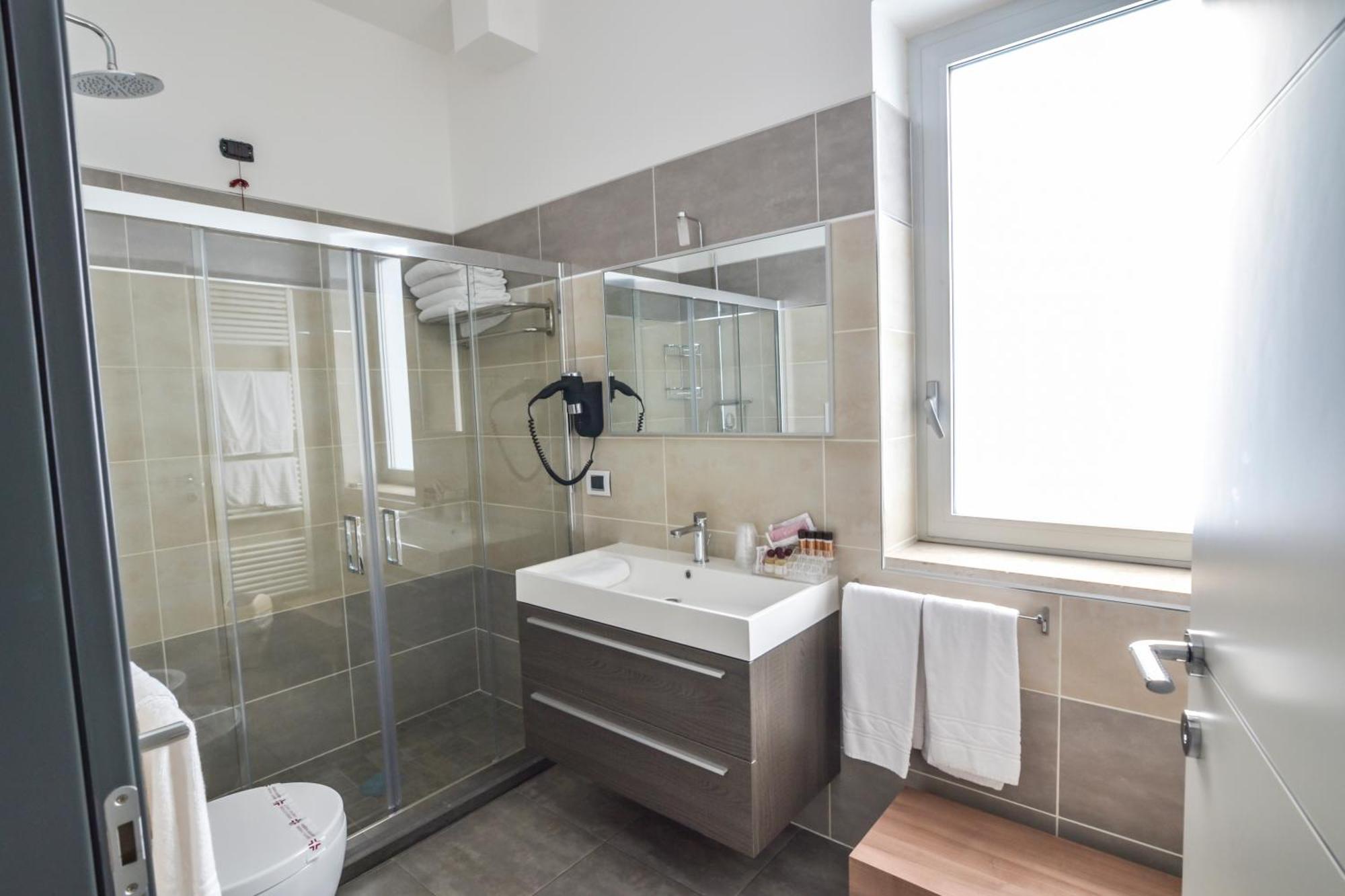 Motel S.16 มูโร เลกเชเซ ภายนอก รูปภาพ
