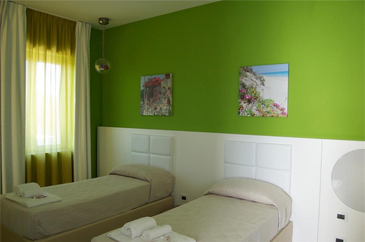 Motel S.16 มูโร เลกเชเซ ภายนอก รูปภาพ