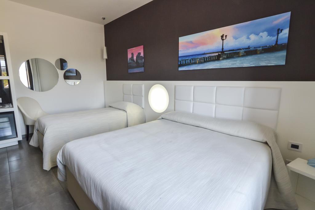 Motel S.16 มูโร เลกเชเซ ภายนอก รูปภาพ